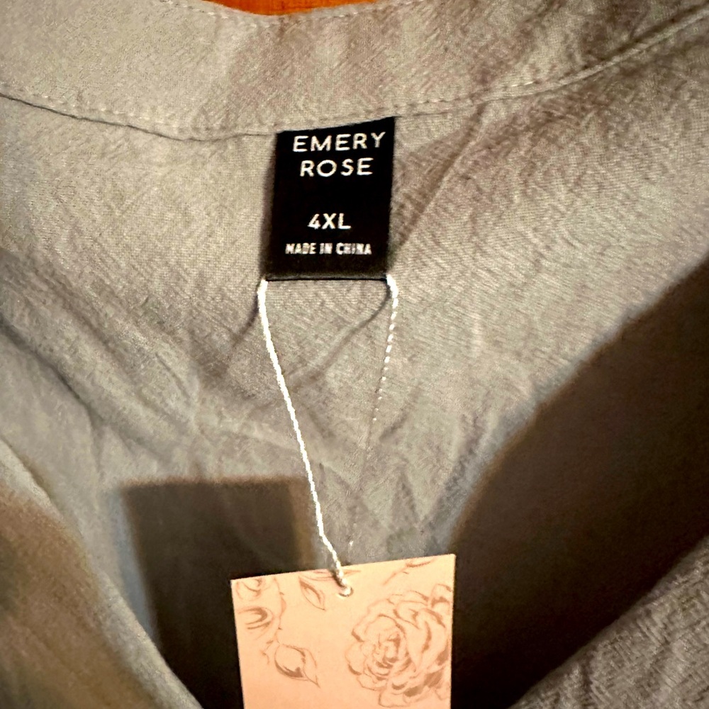 Button front blouse - Picture 2 of 5
